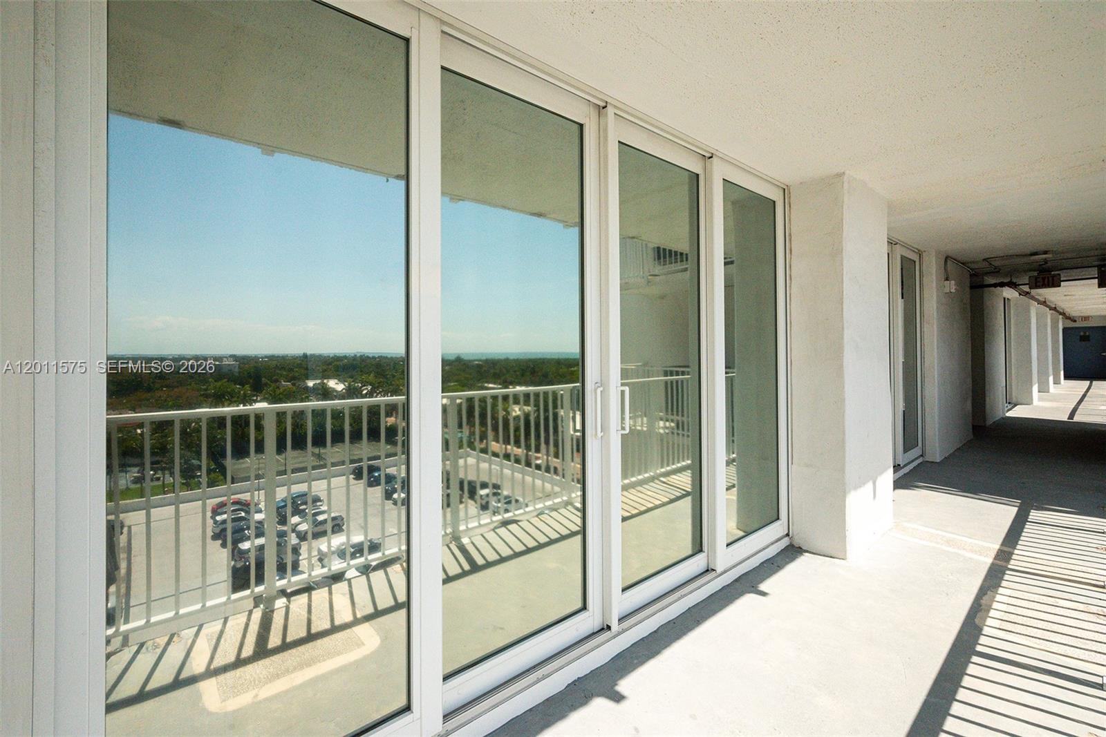 881 Ocean Drive, Unit 7D Key Biscayne, FL 33149 - Photo 45 of 63