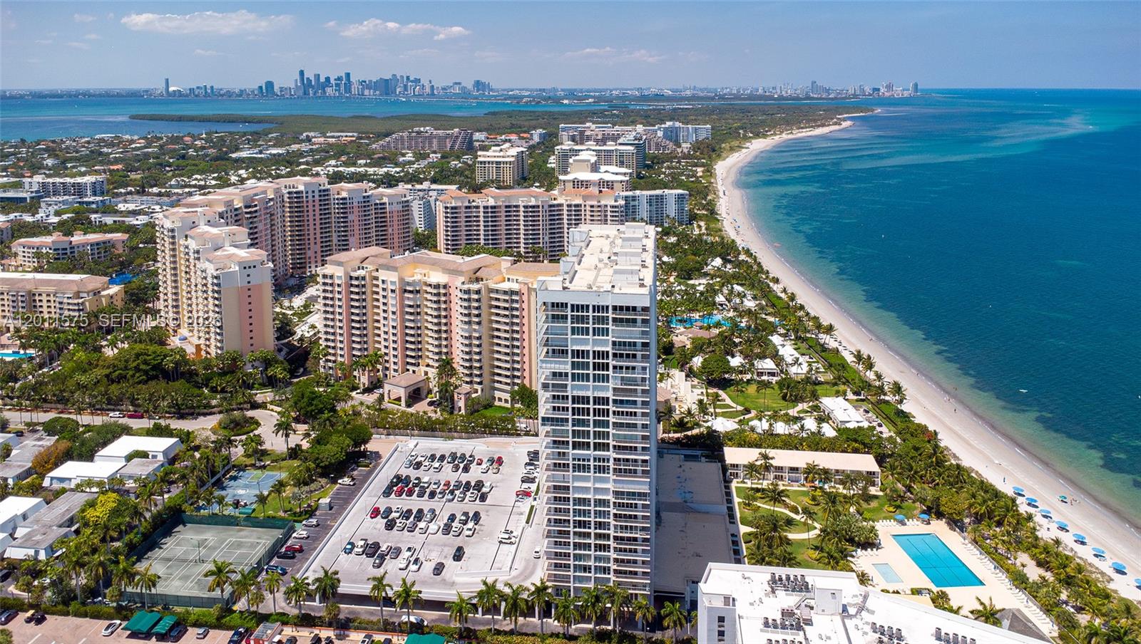 881 Ocean Drive, Unit 7D Key Biscayne, FL 33149 - Photo 8 of 63