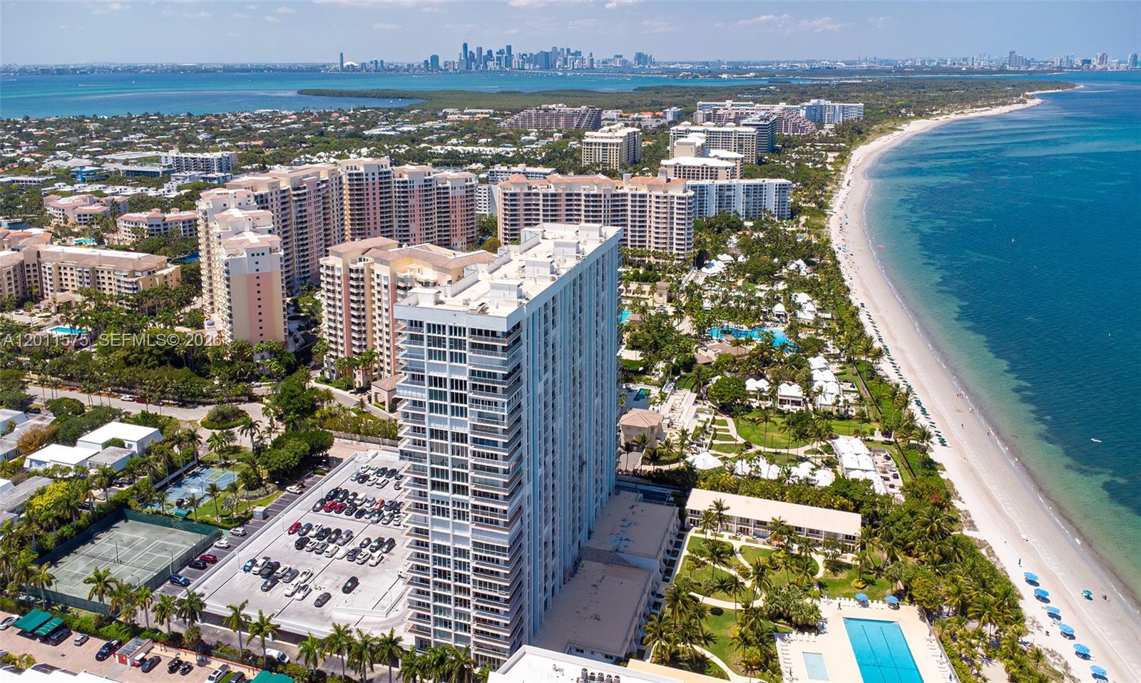 881 Ocean Drive, Unit 7D Key Biscayne, FL 33149 - Photo 9 of 63