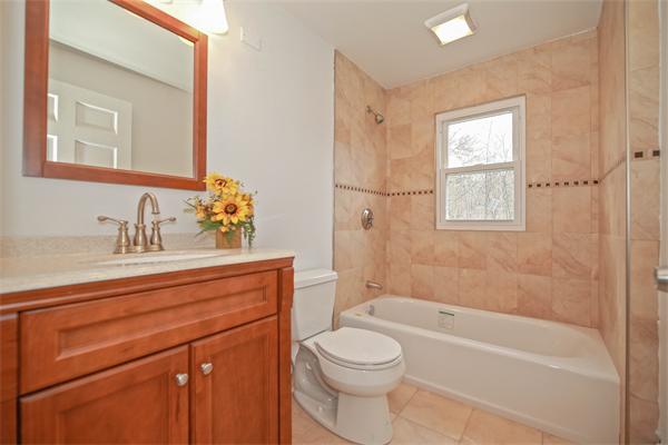 35 Pilgrim Path Wayland, MA 01778 - Photo 5 of 29