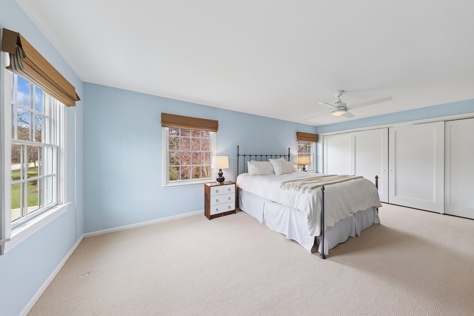 216 Bonnie Brae Hinsdale, IL 60521 - Photo 15 of 32 a bedroom with a bed and a window