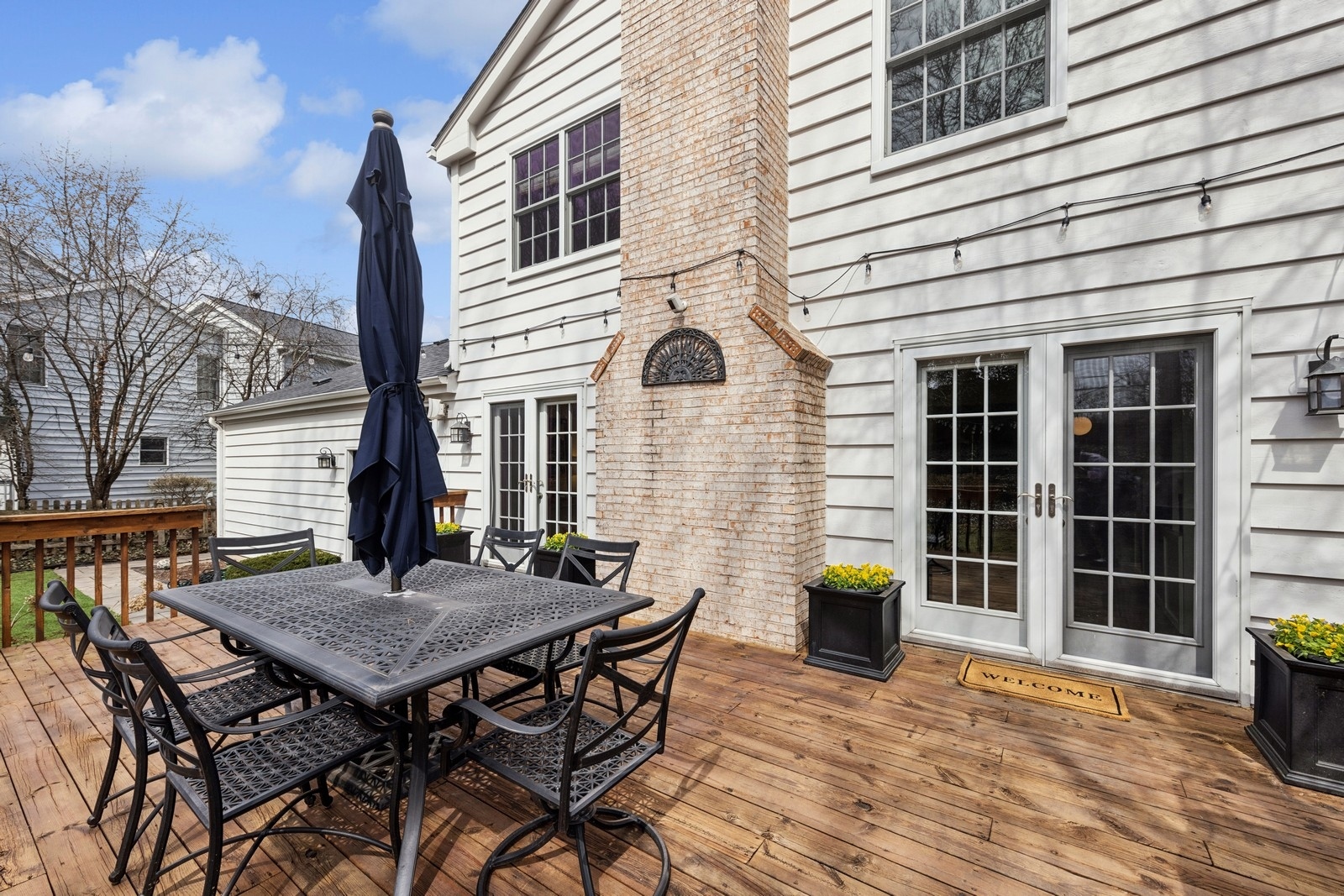 216 Bonnie Brae Hinsdale, IL 60521 - Photo 27 of 32 a view of a dinning table and chairs in patio of the house