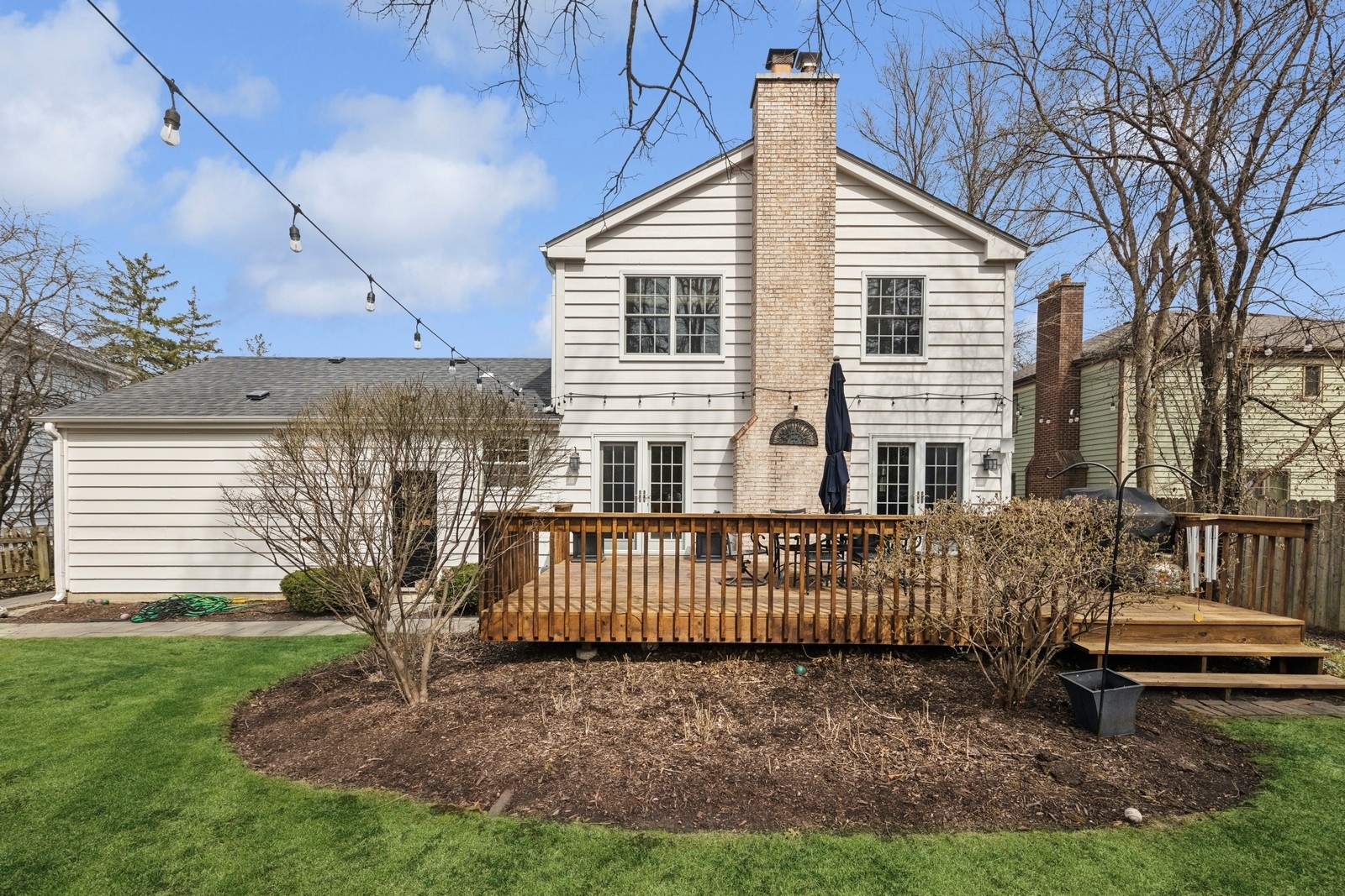 216 Bonnie Brae Hinsdale, IL 60521 - Photo 29 of 32 a front view of a house with a garden