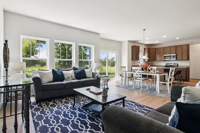 $374,900 | 329 North Aspen Drive, Cortland, IL 60112