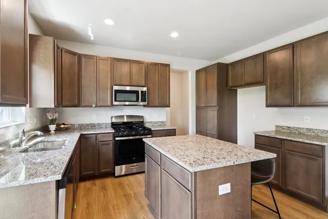 $374,900 | 329 North Aspen Drive, Cortland, IL 60112