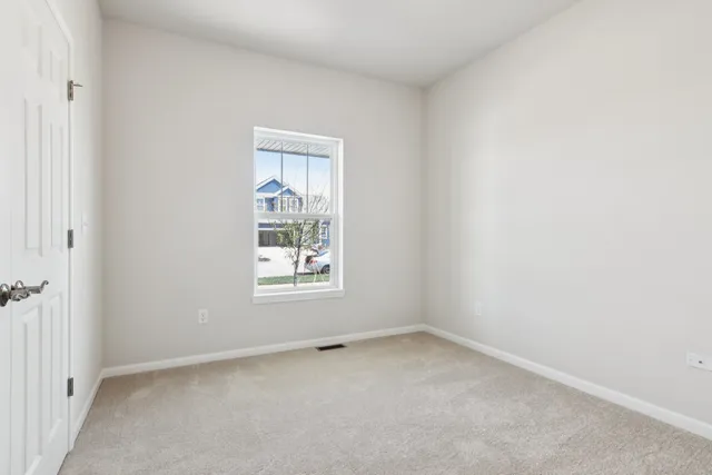 $374,900 | 329 North Aspen Drive, Cortland, IL 60112