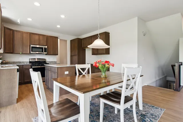 $374,900 | 329 North Aspen Drive, Cortland, IL 60112