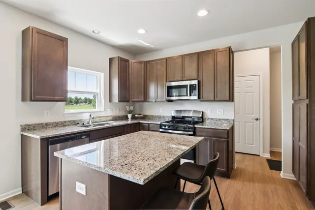 $374,900 | 329 North Aspen Drive, Cortland, IL 60112