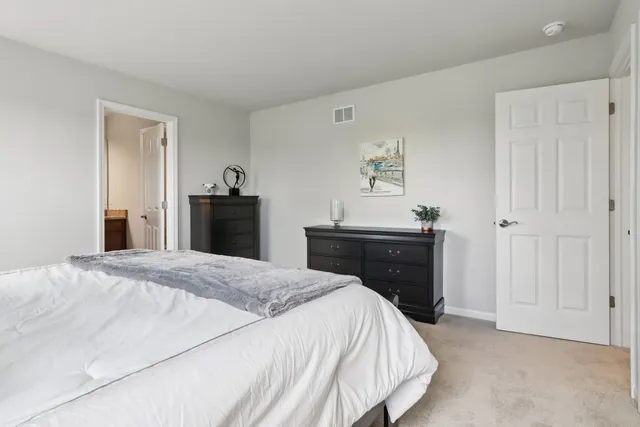 $374,900 | 329 North Aspen Drive, Cortland, IL 60112