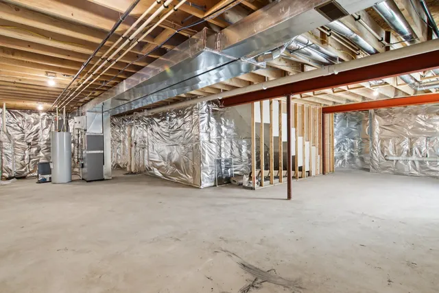 $374,900 | 329 North Aspen Drive, Cortland, IL 60112