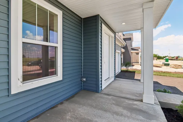 $374,900 | 329 North Aspen Drive, Cortland, IL 60112