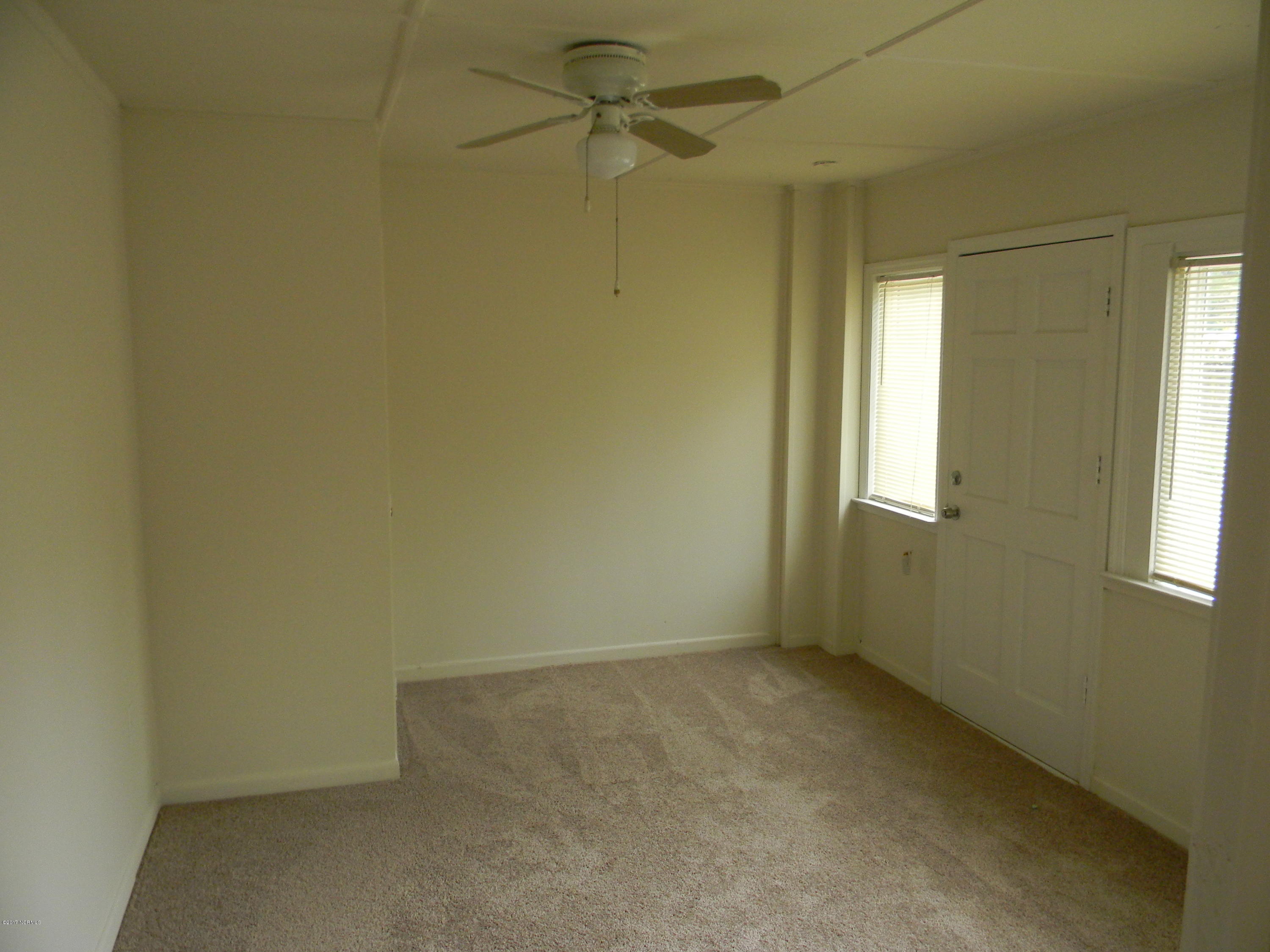 4632 Castle Hayne Road Castle Hayne, NC 28429 - Photo 15 of 20 DSCN3045