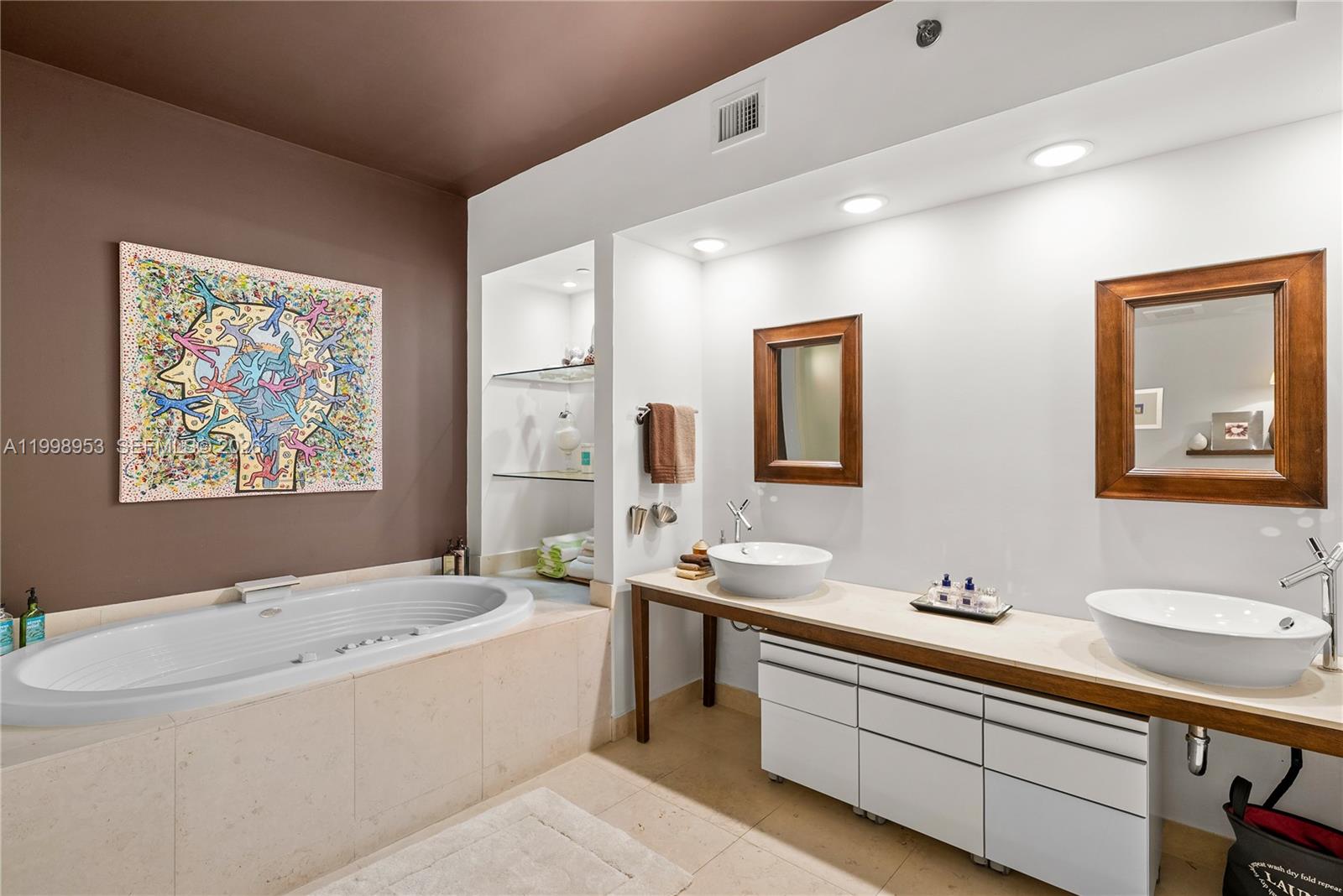 450 Alton Road, Unit 704 Miami Beach, FL 33139 - Photo 21 of 64