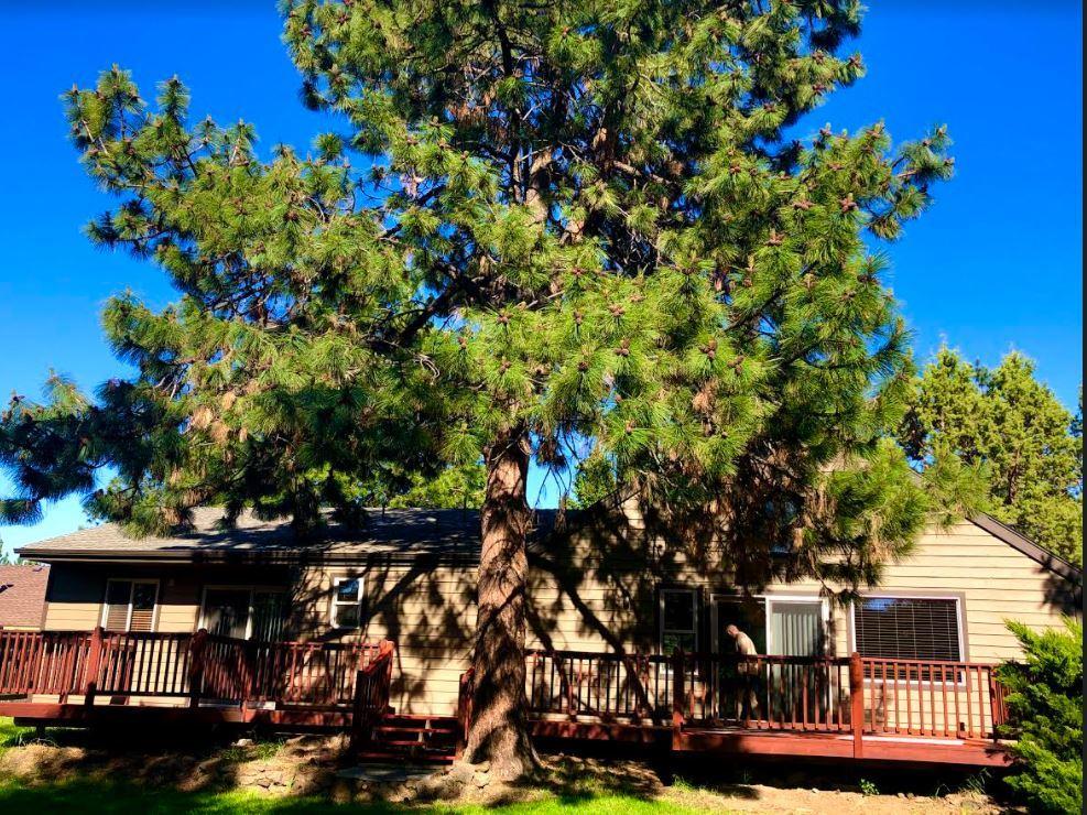 61165 Ladera Road Bend, OR 97702 - Photo 8 of 8 Rear