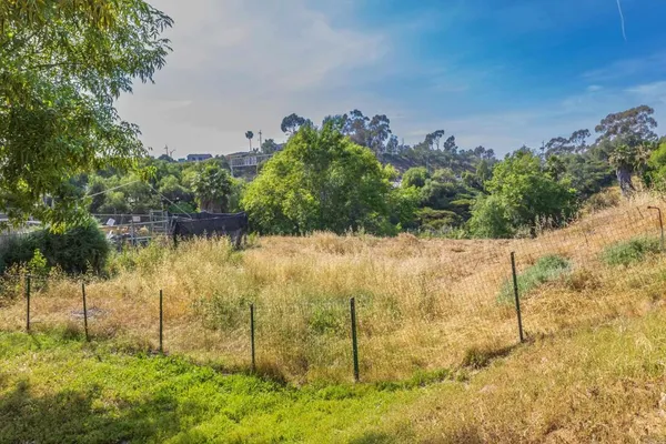 $3,600 | 2319 Ridgeway Drive, National City, CA 91950