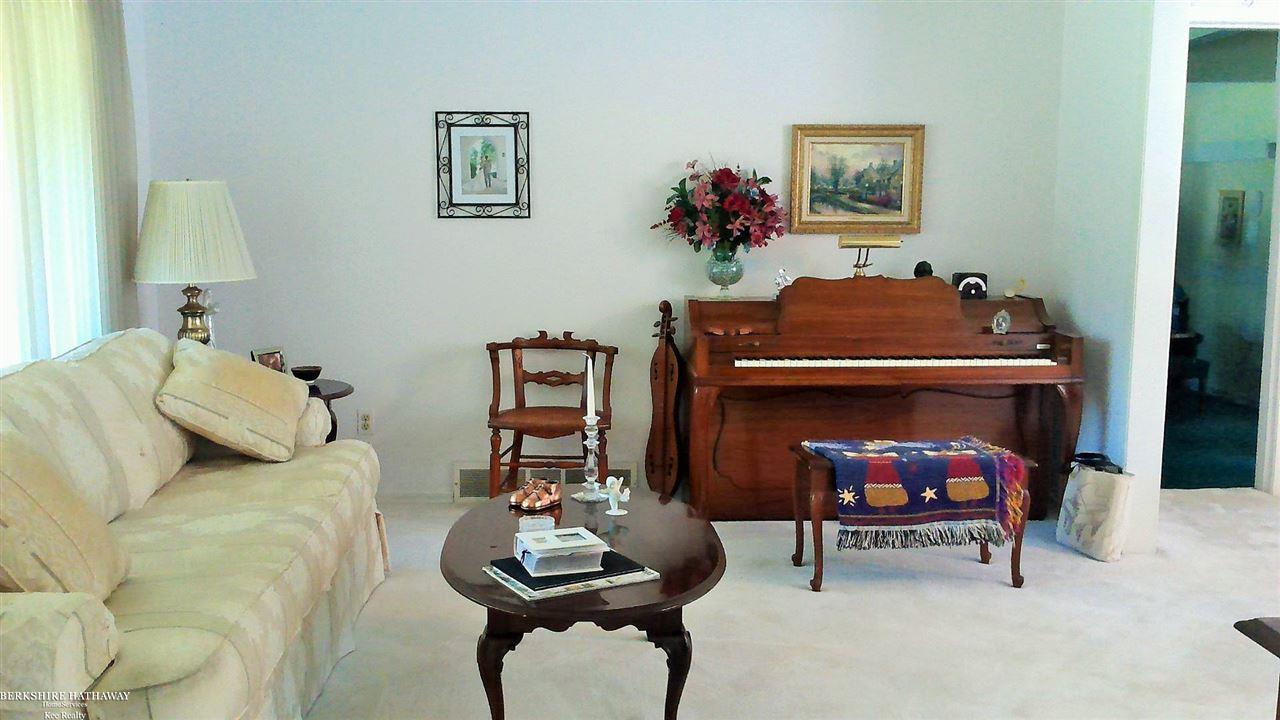 4595 Lakeshore Road Fort Gratiot, MI 48059 - Photo 5 of 25 31281232-4.JPG