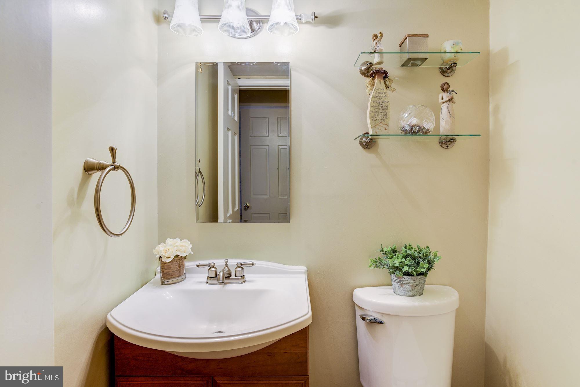 122 Kevin Road Delran, NJ 08075 - Photo 15 of 25 Powder Room