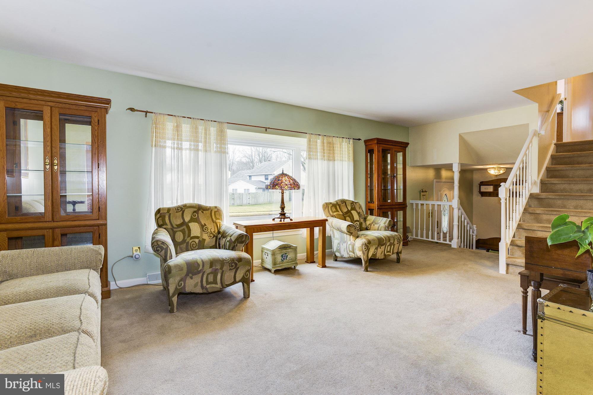 122 Kevin Road Delran, NJ 08075 - Photo 6 of 25 Living Room
