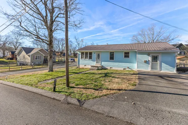 $215,000 | 406 High Street, Dickson, TN 37055