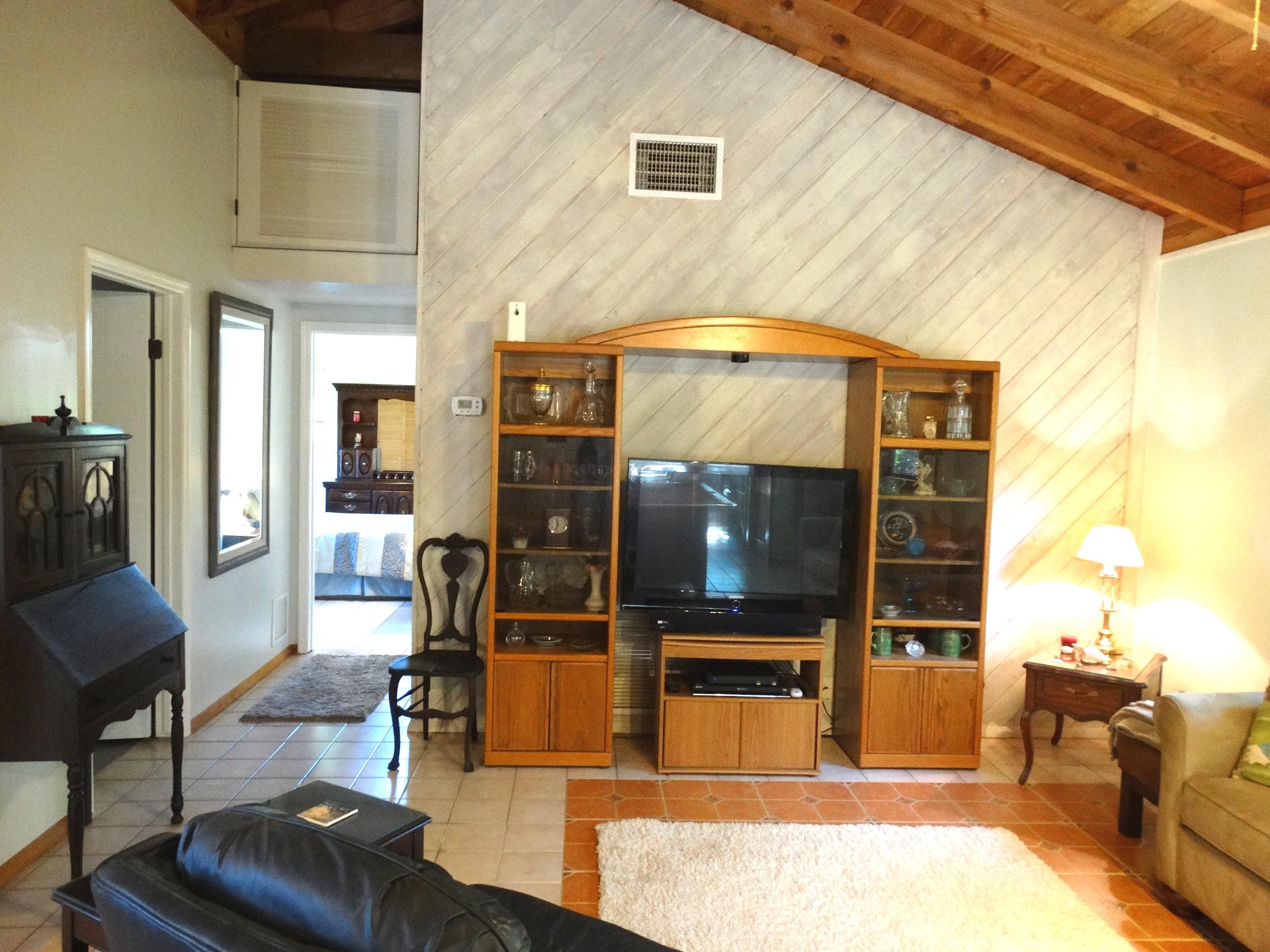 3823 George Road Big Pine Key, FL 33043 - Photo 15 of 38 Living room with cathedral ceilings