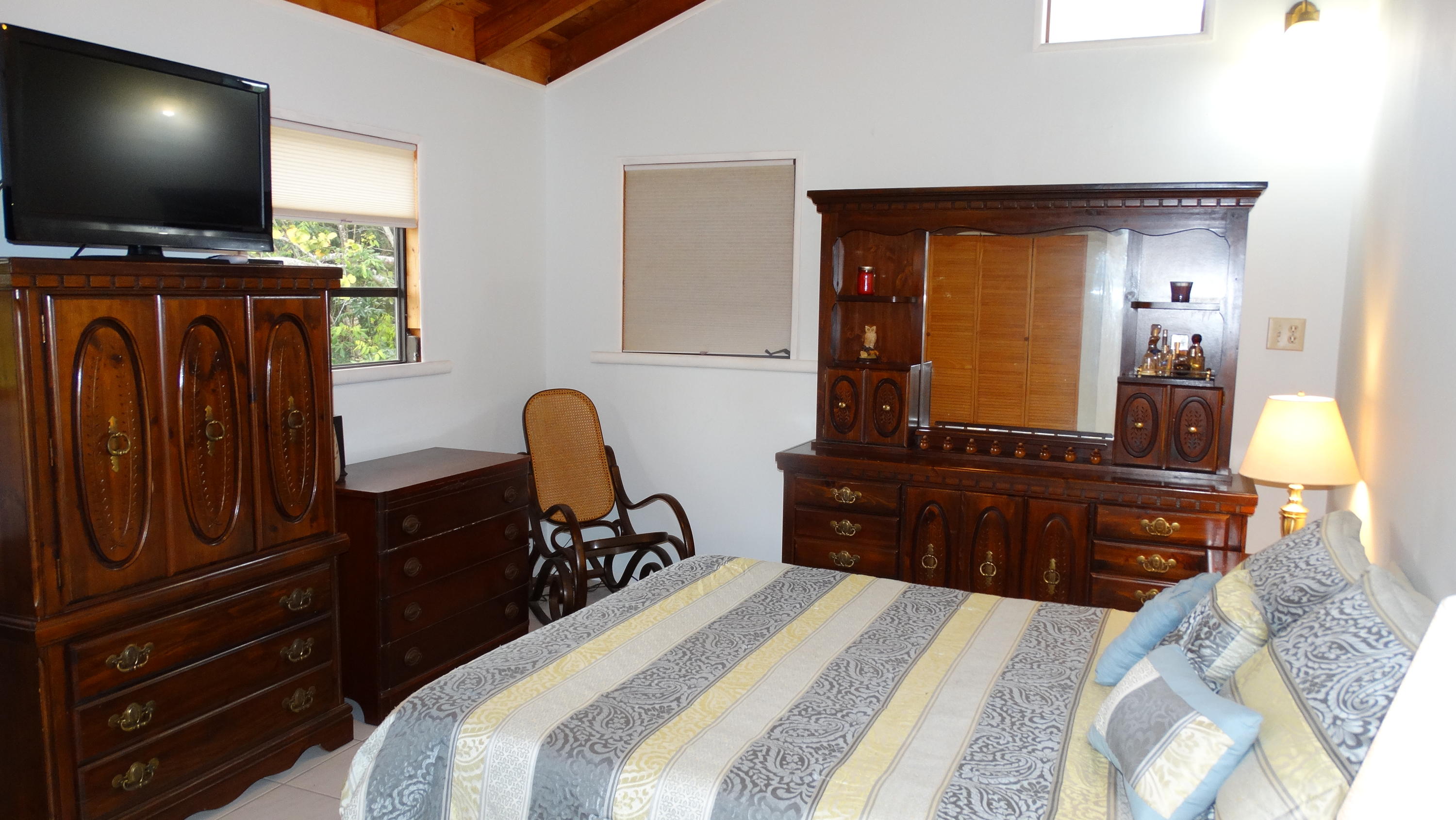 3823 George Road Big Pine Key, FL 33043 - Photo 20 of 38 Spacious guest room with ample closet sp