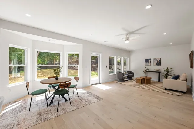 a view of a livingroom with furniture window and outside view