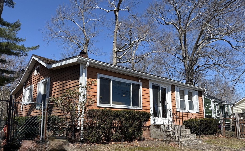 42 Taylor Point Road Pembroke, MA 02359 - Photo 2 of 22
