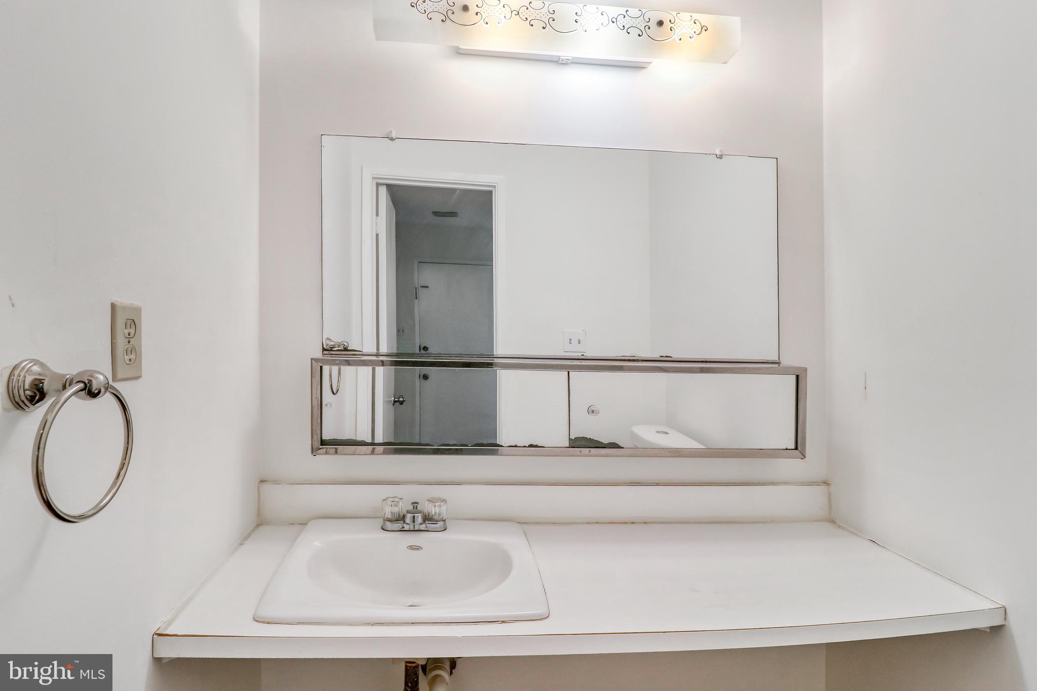 2168 Cartwright Place Reston, VA 20191 - Photo 25 of 48 Gallery Image 25