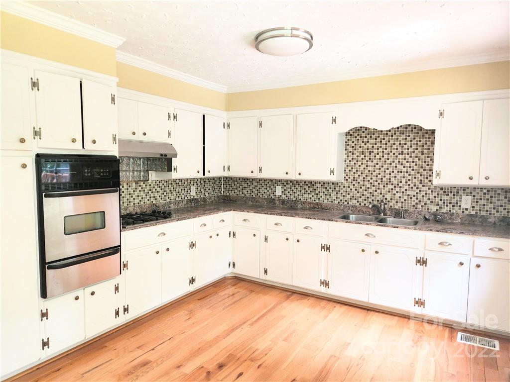1457 Hensley Road Fort Mill, SC 29715 - Photo 6 of 18 Gallery Image 6