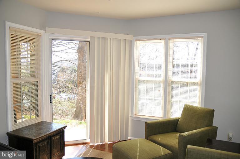 11114 Beaver Trail Court Reston, VA 20191 - Photo 12 of 17 Living Room
