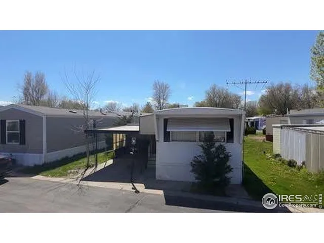 a black and white photo of a house