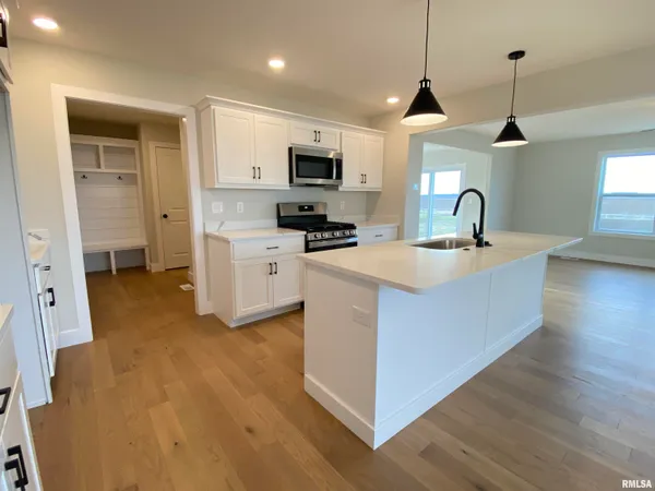 $459,900 | 421 Hodges Court, Chatham, IL 62629