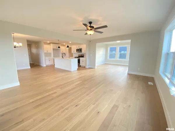 $459,900 | 421 Hodges Court, Chatham, IL 62629