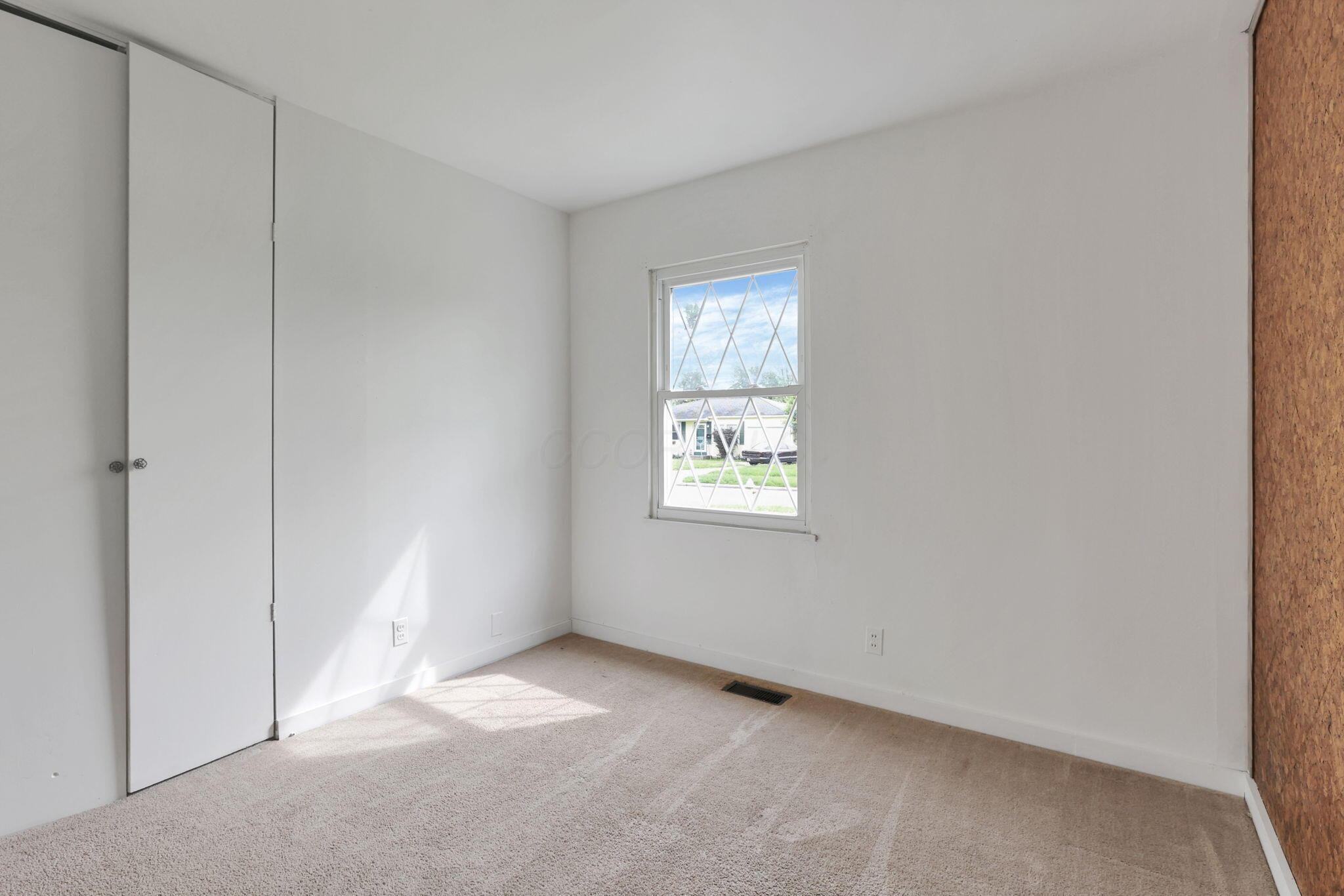 315 Redmond Road Columbus, OH 43228 - Photo 28 of 49 28-web-or-mls-G02A7794