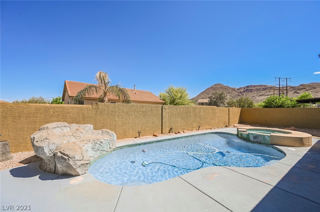 114 Milicity Road Henderson, NV 89012 - Photo 4 of 24 Gallery Image 4