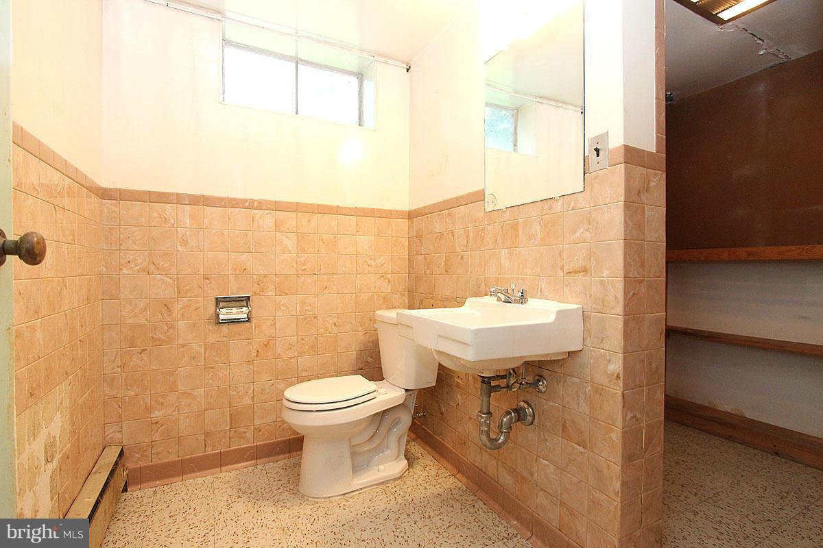 202 East Schuyler Road Silver Spring, MD 20901 - Photo 25 of 30 Bath