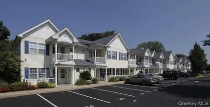 $3,625 | 81 Secatogue Avenue, Unit 29, Farmingdale, NY 11735