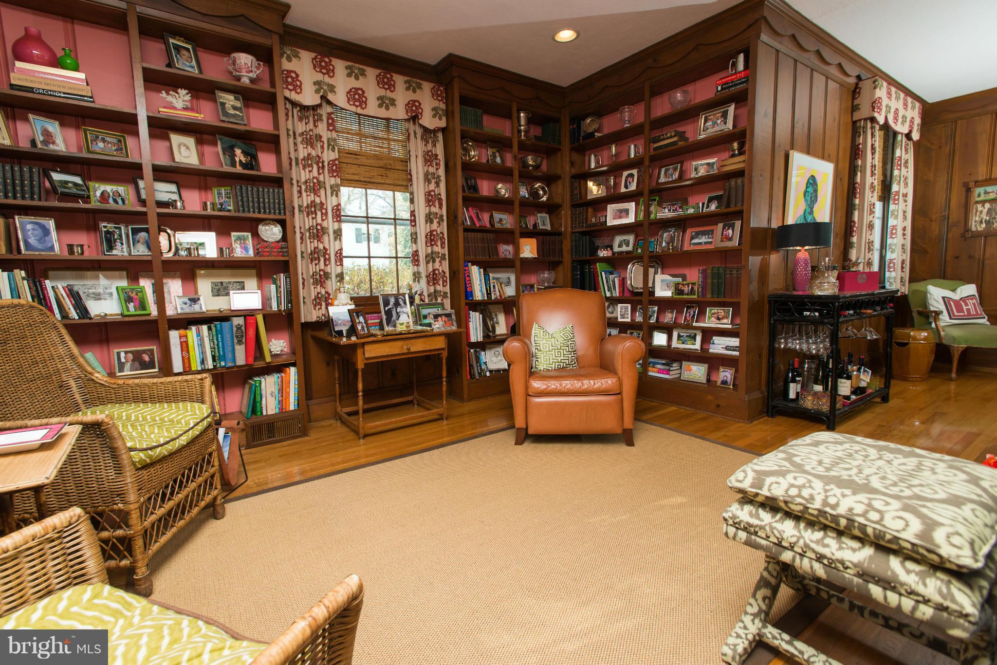 21 Meadow Road Baltimore, MD 21212 - Photo 12 of 28 Library