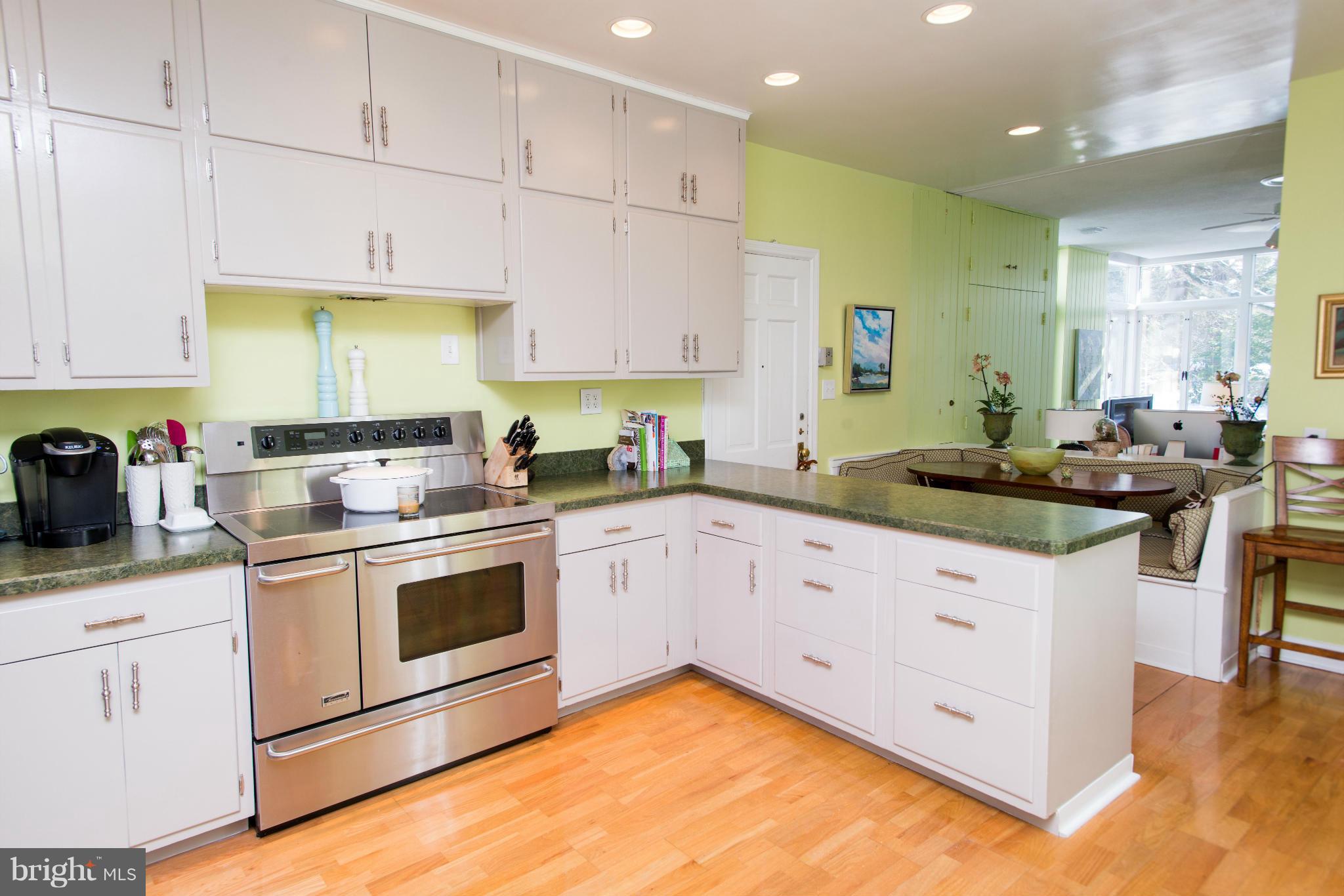 21 Meadow Road Baltimore, MD 21212 - Photo 9 of 28 Kitchen