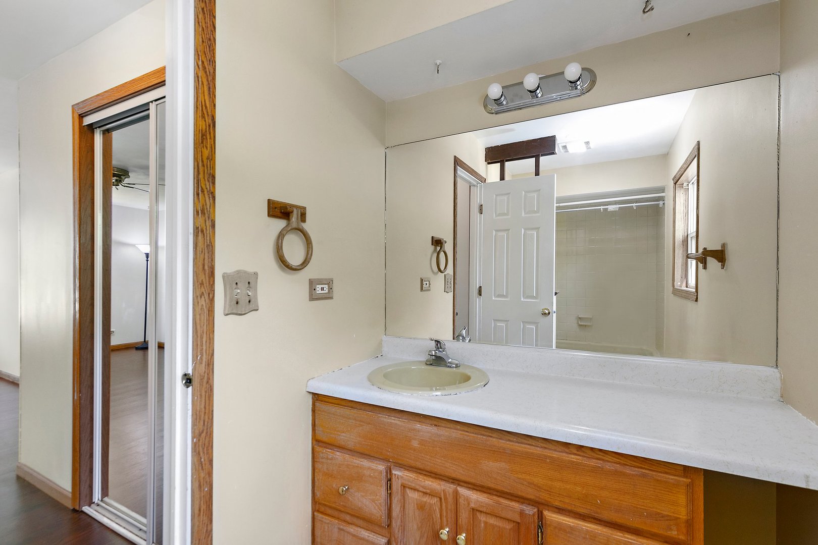 2 Spring Valley Lane Streamwood, IL 60107 - Photo 12 of 20 Gallery Image 12