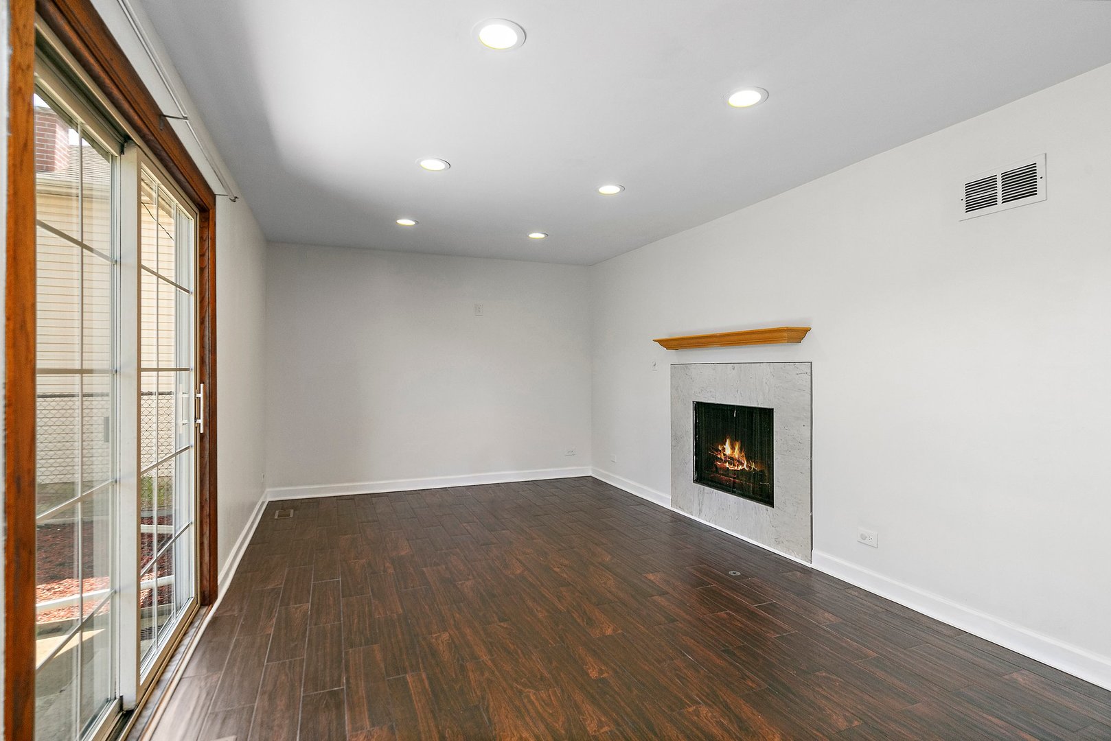 2 Spring Valley Lane Streamwood, IL 60107 - Photo 9 of 20 Gallery Image 9