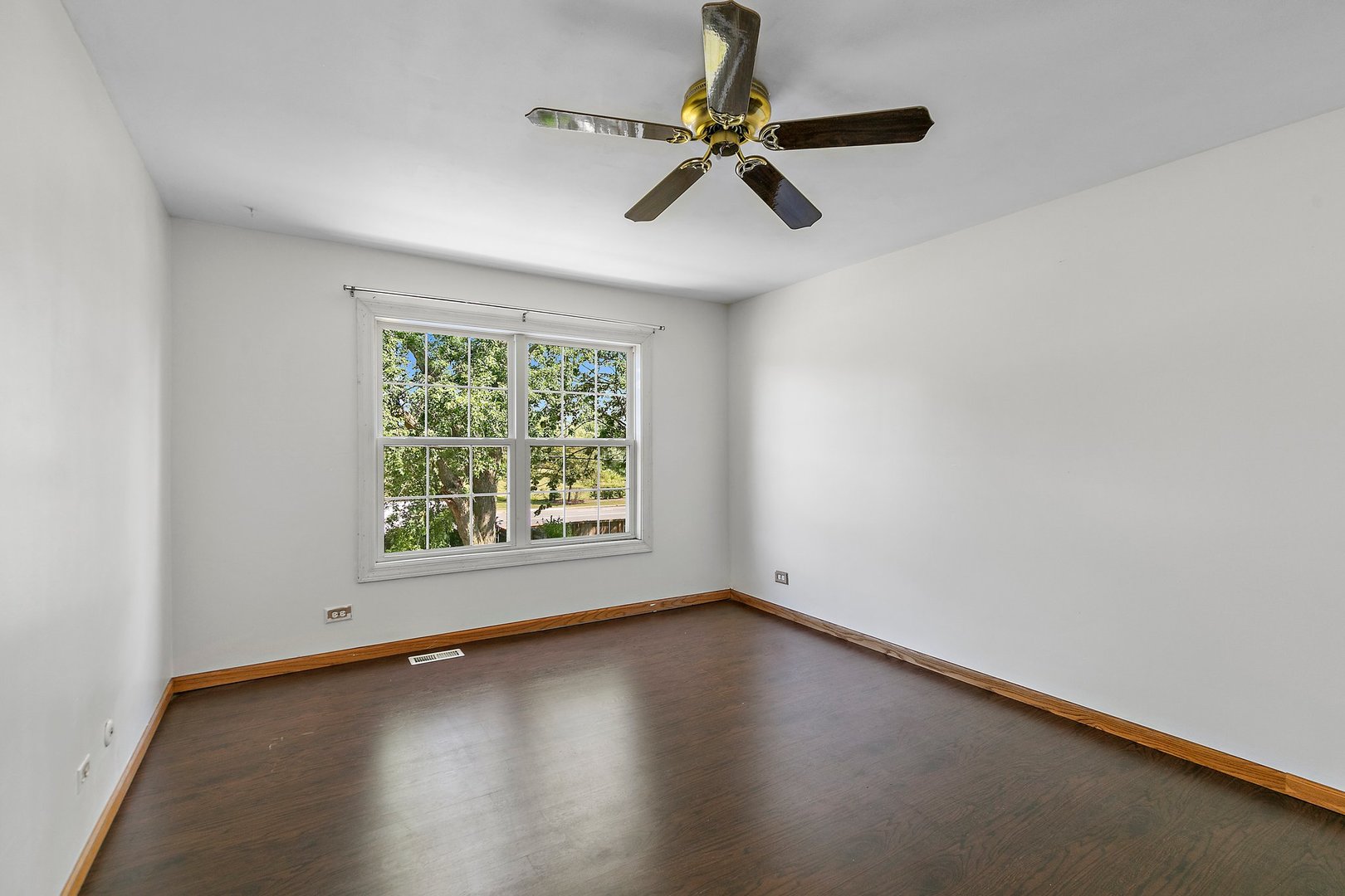2 Spring Valley Lane Streamwood, IL 60107 - Photo 10 of 20 Gallery Image 10