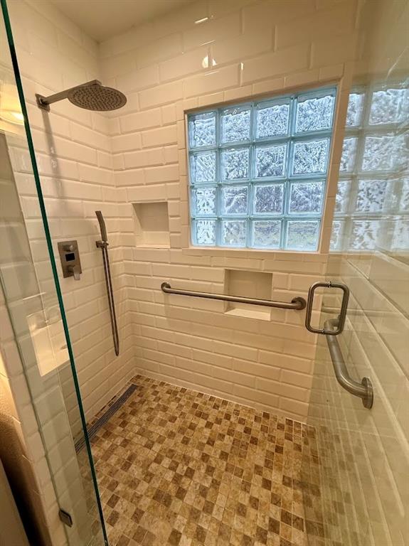 133 Gordon Drive Azle, TX 76020 - Photo 23 of 29 a bathroom with a shower