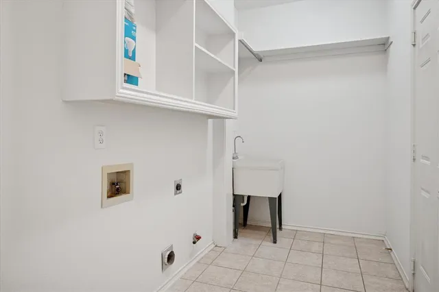 a view of a house with yard and front view of a house