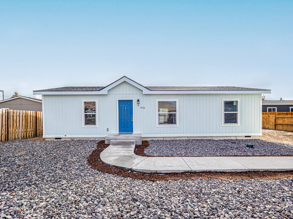 5620 Edith Way Klamath Falls, OR 97603 - Photo 3 of 26 Edith-03