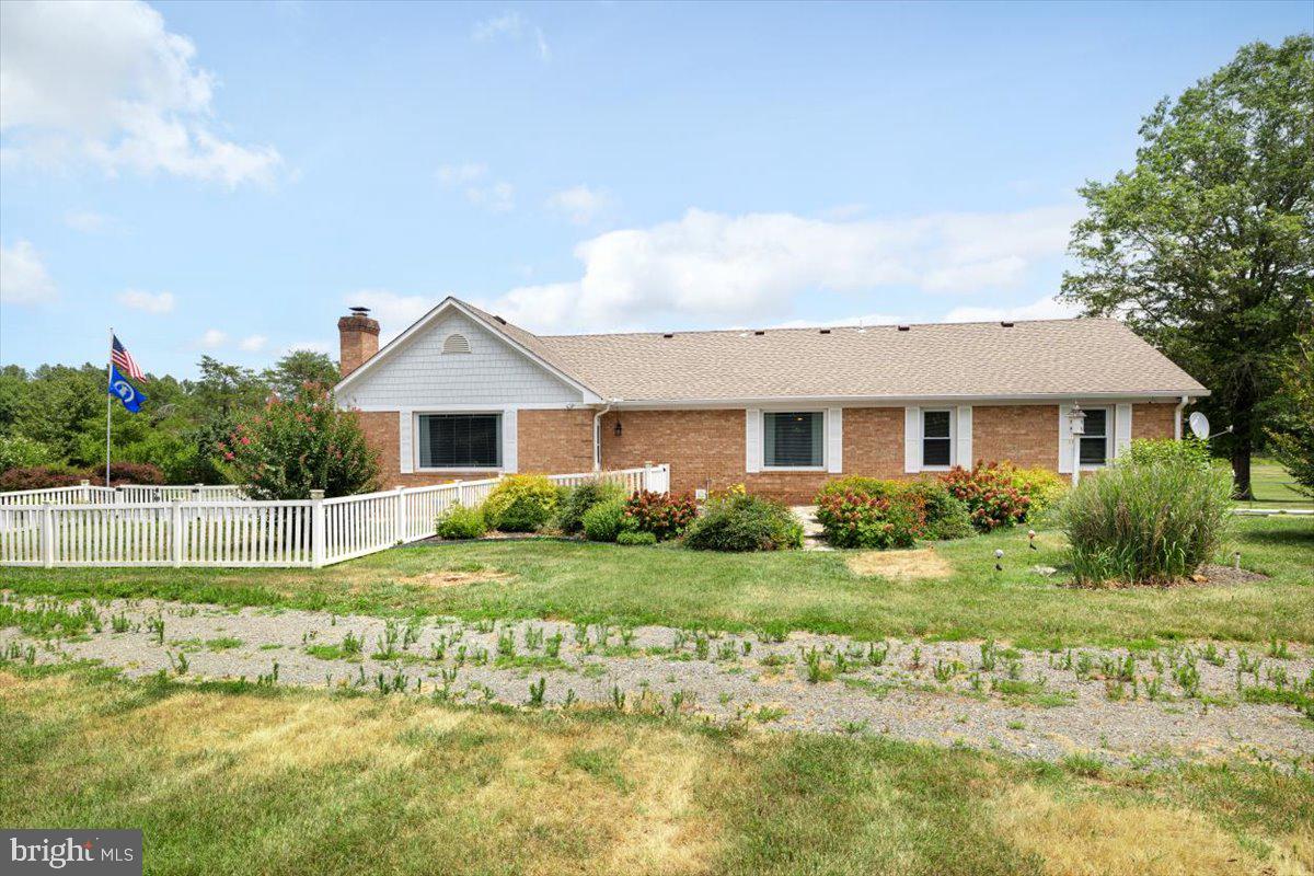 1565 Courthouse Road Catlett, VA 20119 - Photo 3 of 33 Back of house with patio