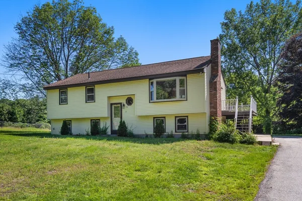 $450,000 | 11 Ashworth Drive, Oxford, MA 01537