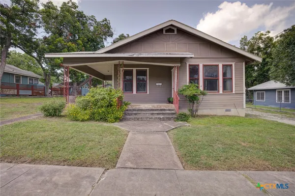 $1,800 | 262 Clemens Avenue, New Braunfels, TX 78130