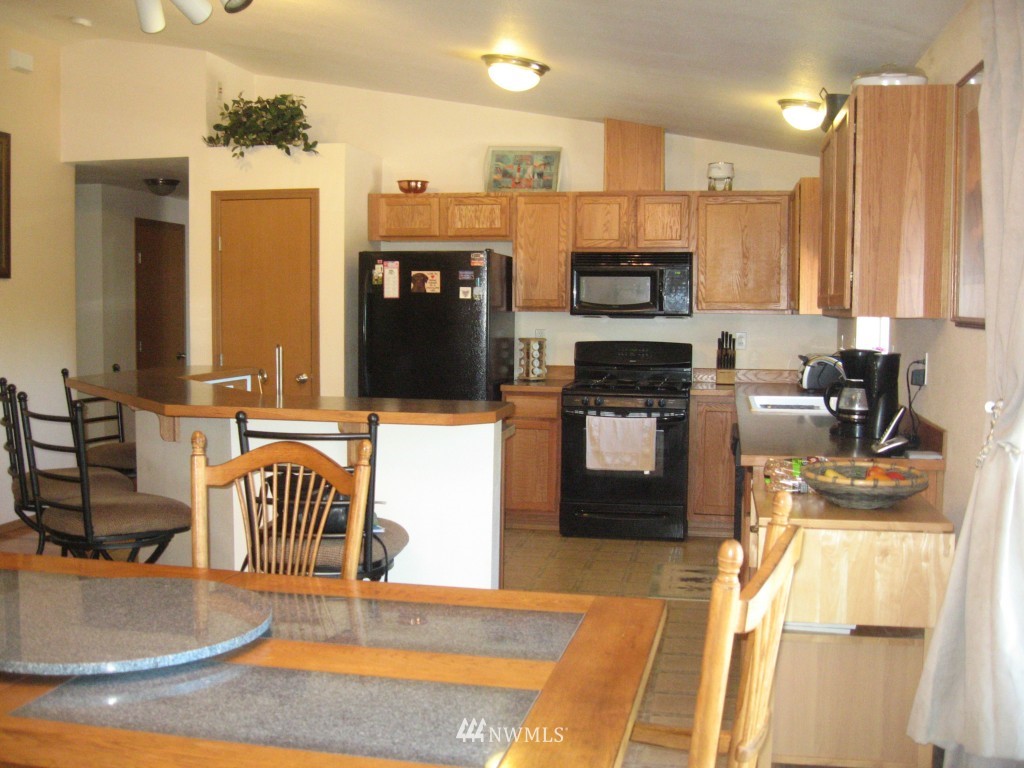 4270 East Rasor Road Belfair, WA 98528 - Photo 12 of 24 Gallery Image 12