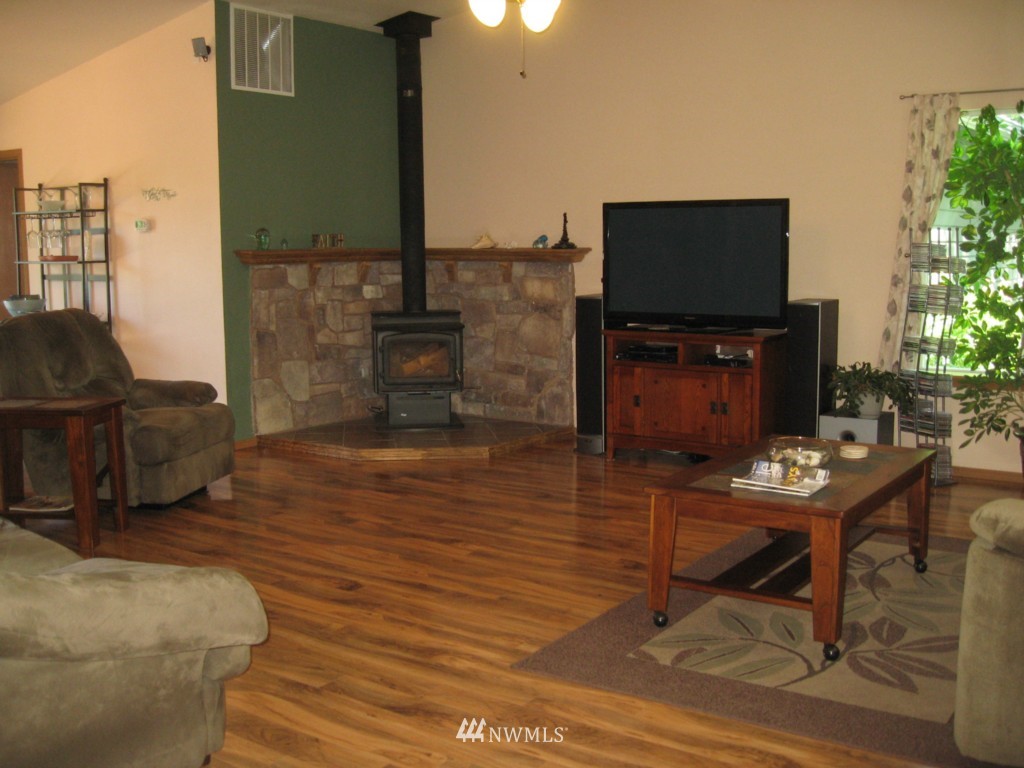 4270 East Rasor Road Belfair, WA 98528 - Photo 18 of 24 Gallery Image 18